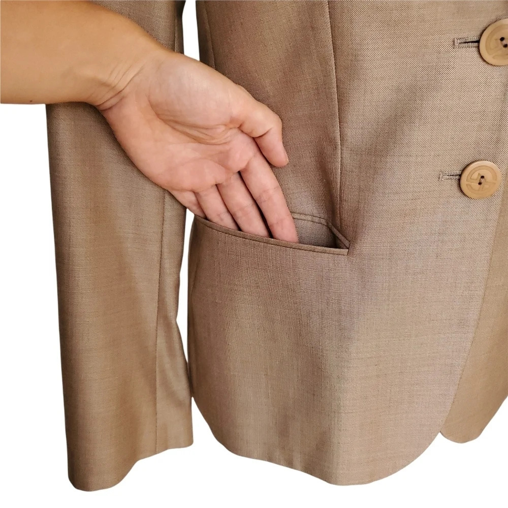 Giorgio Armani Wool Silk Blazer Womens Size 38 Beige Tan Lined Jacket 2 Button - Picture 9 of 16